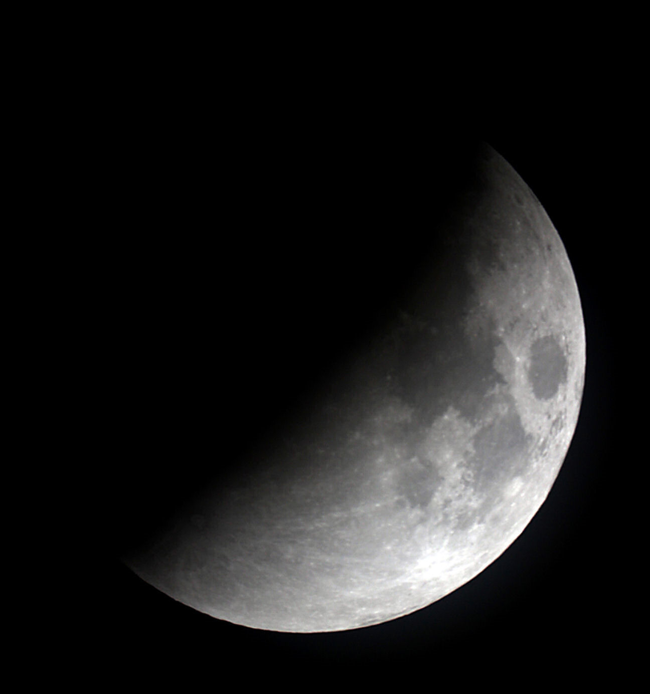 Lunar eclipse By Ken Kennedy. Canon EOS100D 1/125 seconds  ISO-200.